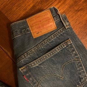 Levi’s 501 Skinny in Chill Pill